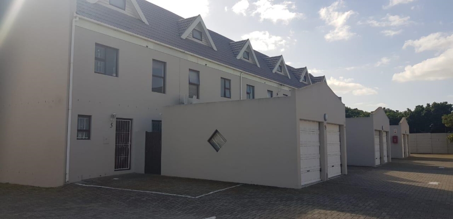 To Let 3 Bedroom Property for Rent in Parklands Western Cape